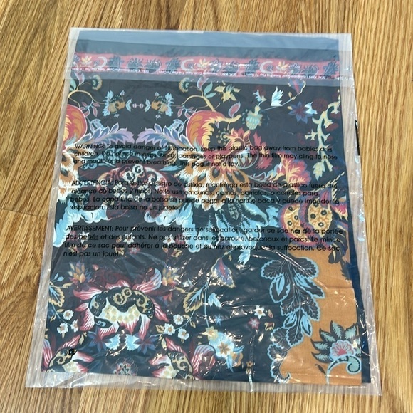 VISMAYA Rhapsody Square Oversized Rayon Scarf Bold Graphic Abstract Print 25x25 - Picture 3 of 4